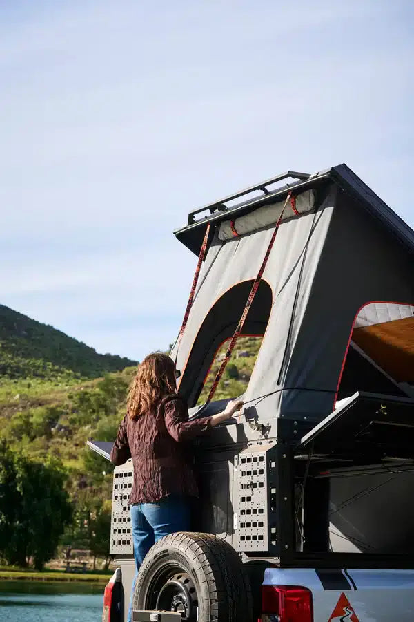 Alu-Cab ModCAP Camper Adventure DC