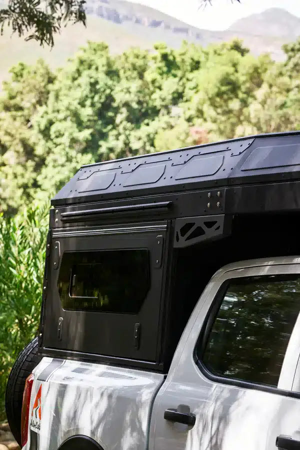 Alu-Cab ModCAP Camper Adventure DC