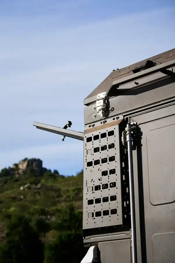 Alu-Cab ModCAP Camper Adventure DC