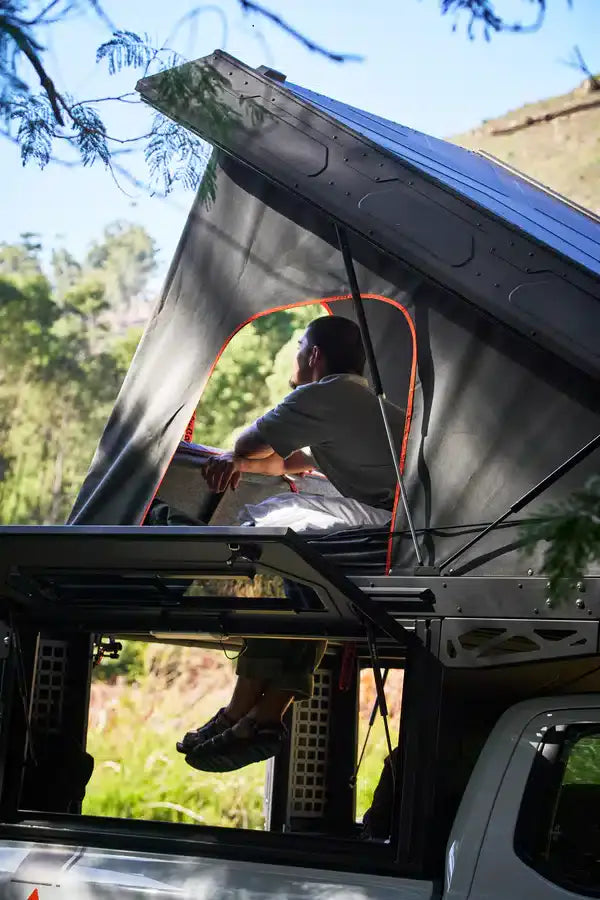 Alu-Cab ModCAP Camper Adventure DC