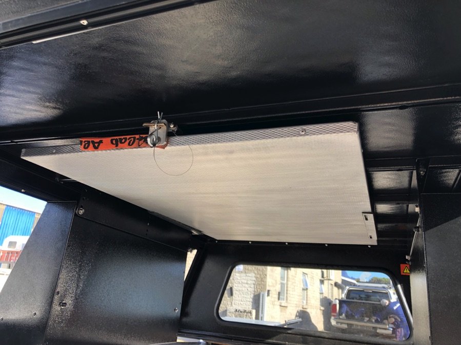 Alu-Cab Table Brackets, black (only Adventure & Explorer)