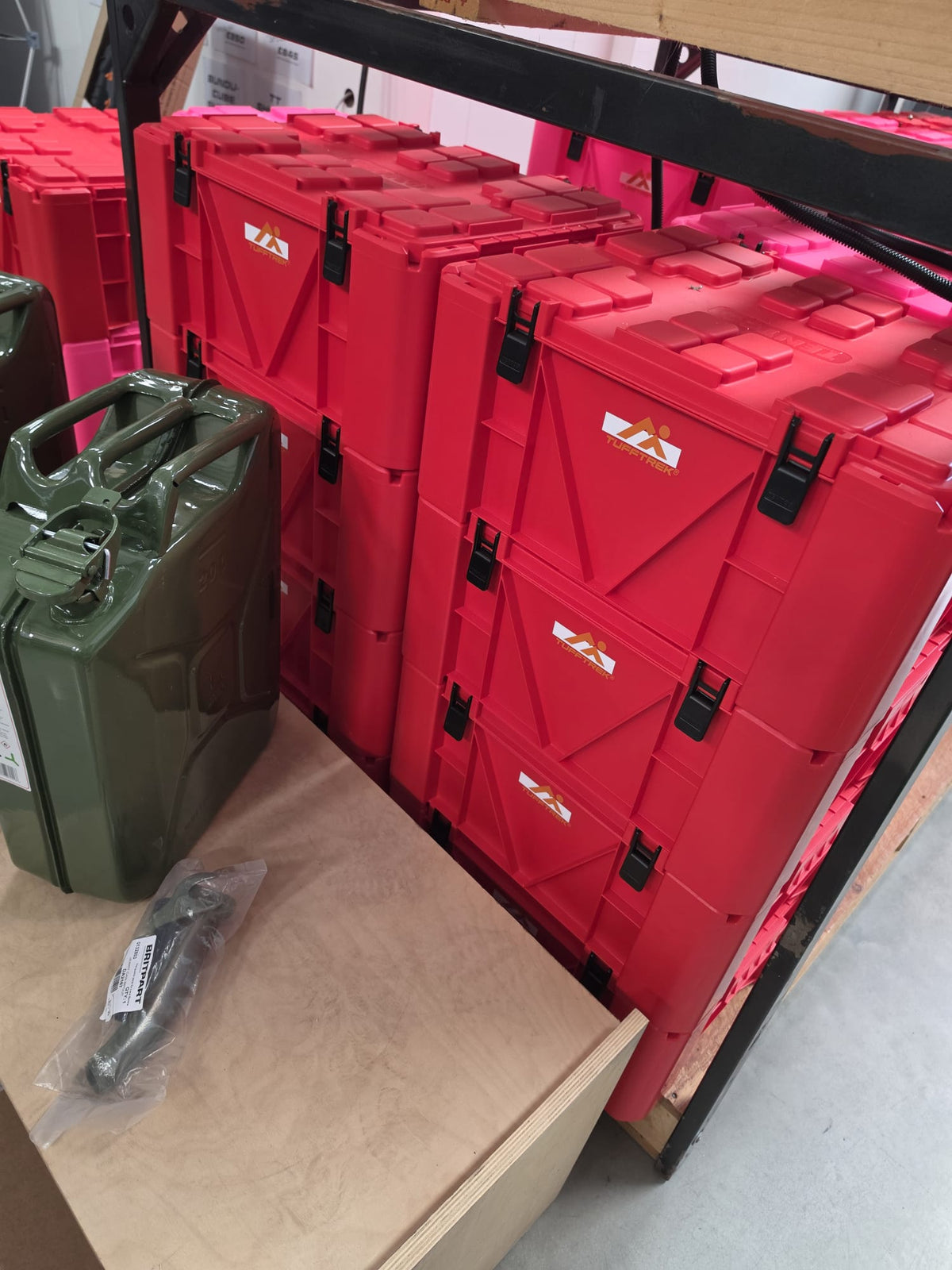 WOLF BOX PLUS Stackable Camping Storage Box – Red